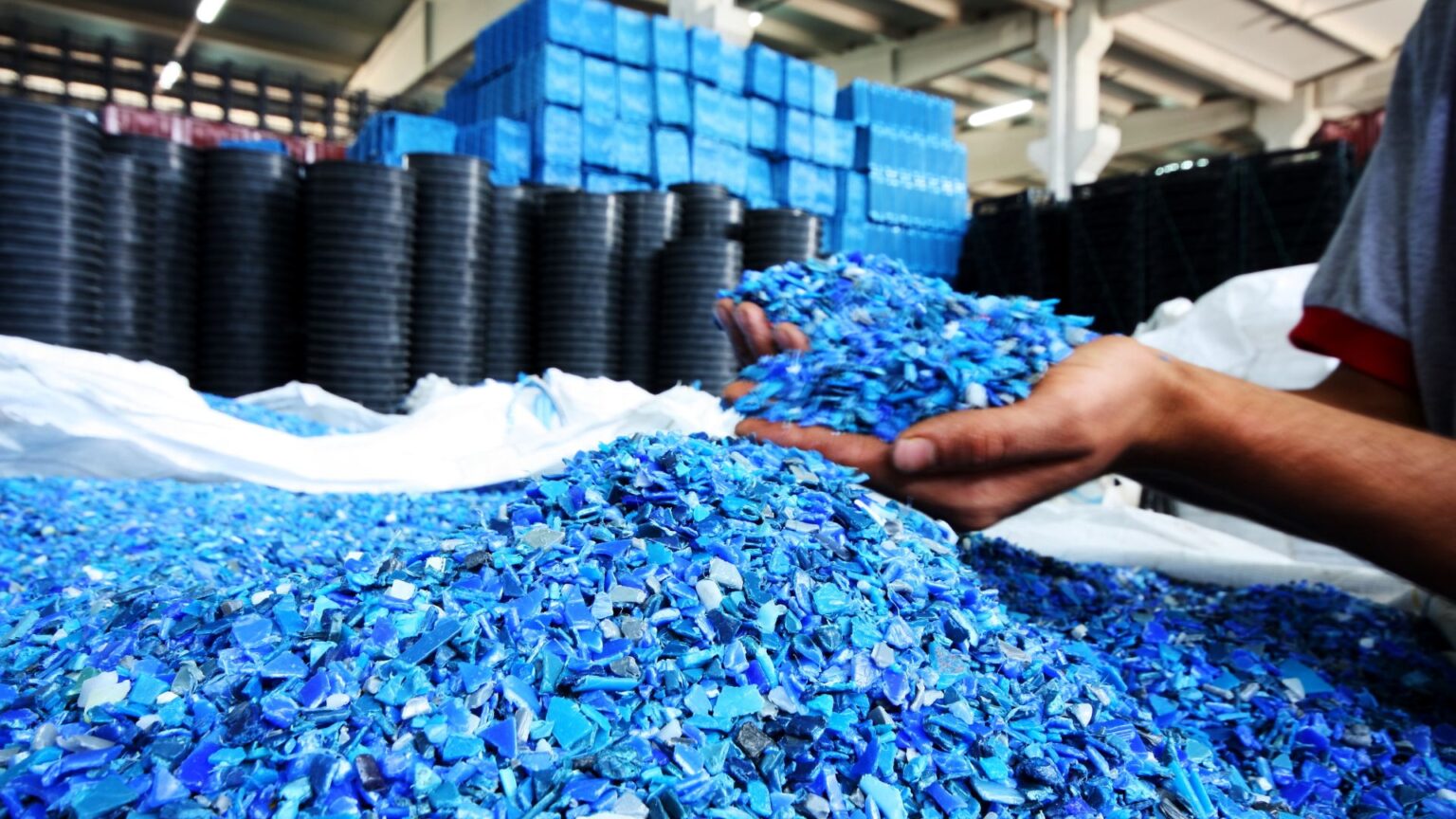 6-Plastic-Manufacturing-Countries-Around-the-World-ITI-Manufacturing-1536x864